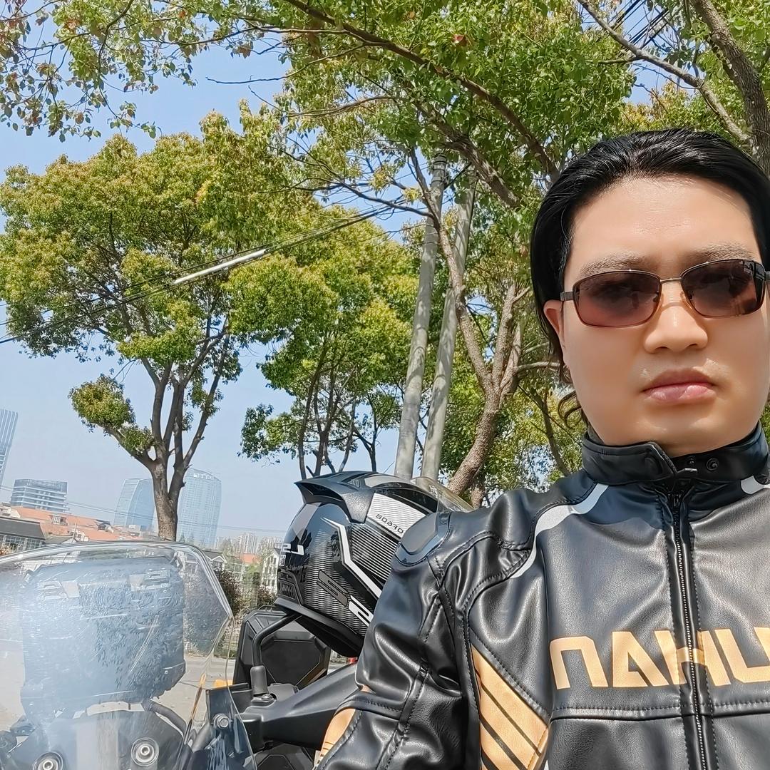 一水哥（独自在路上）