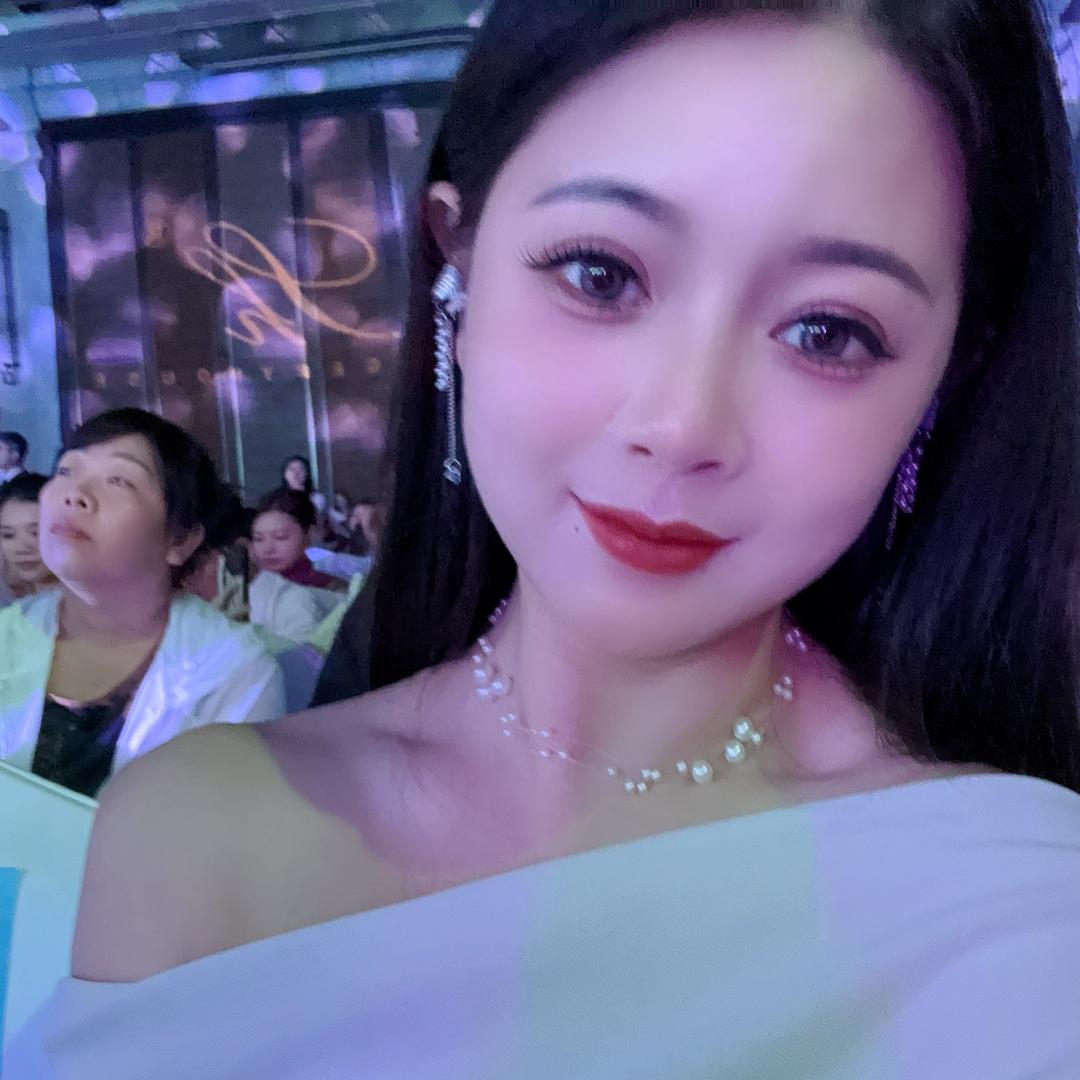 芳香世家仙女梓～化妆师