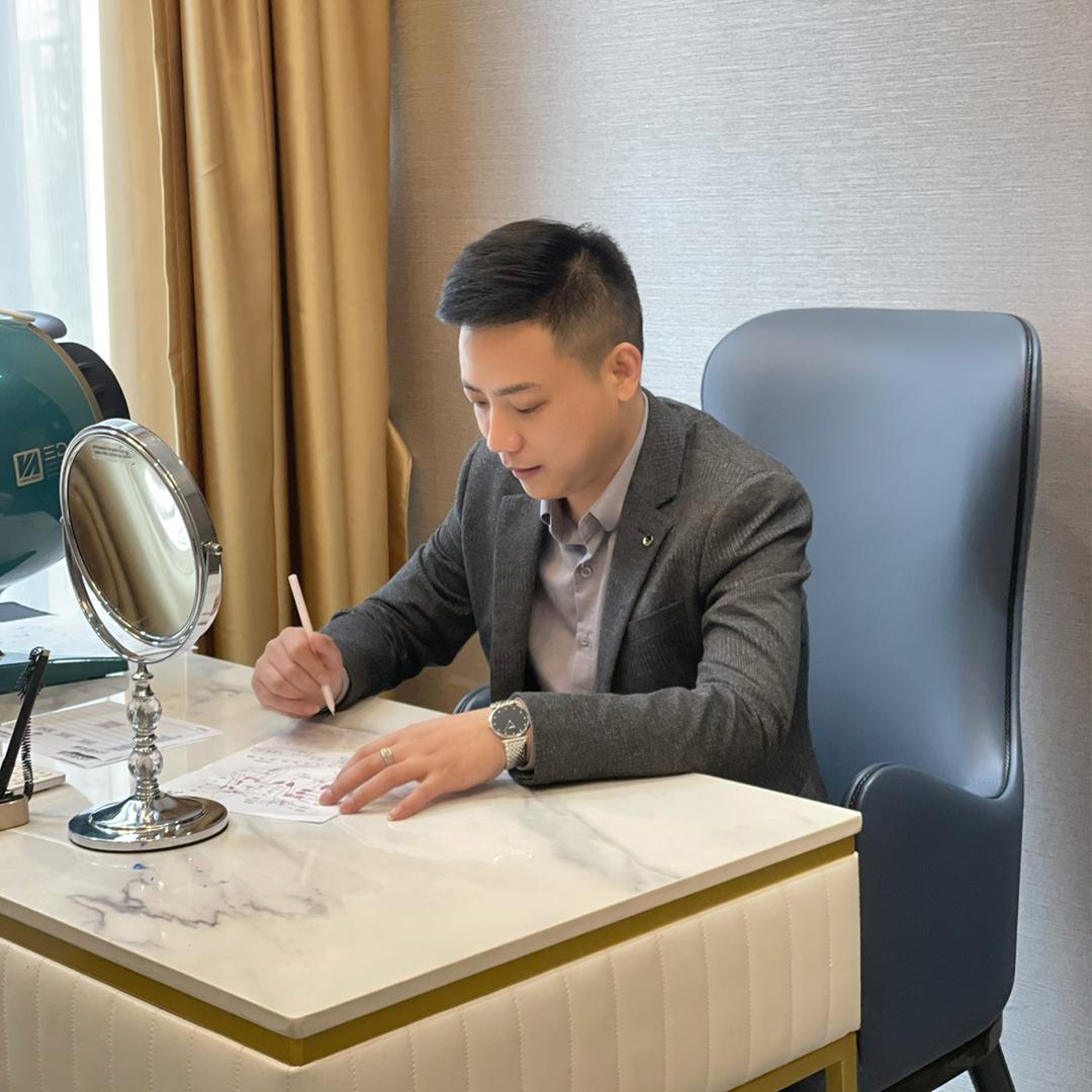 顧 先 生（承蒙厚爱）😽