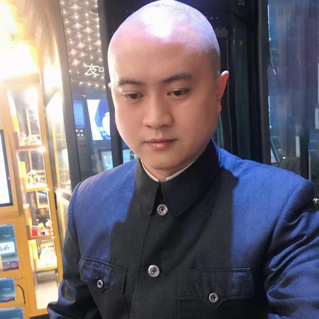余荣超群