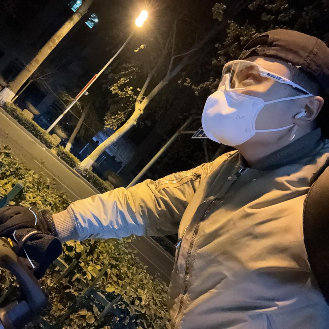 不离。