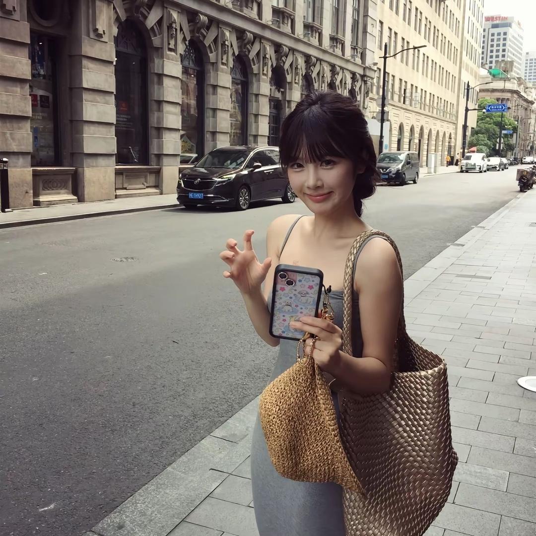 佳佳上大三