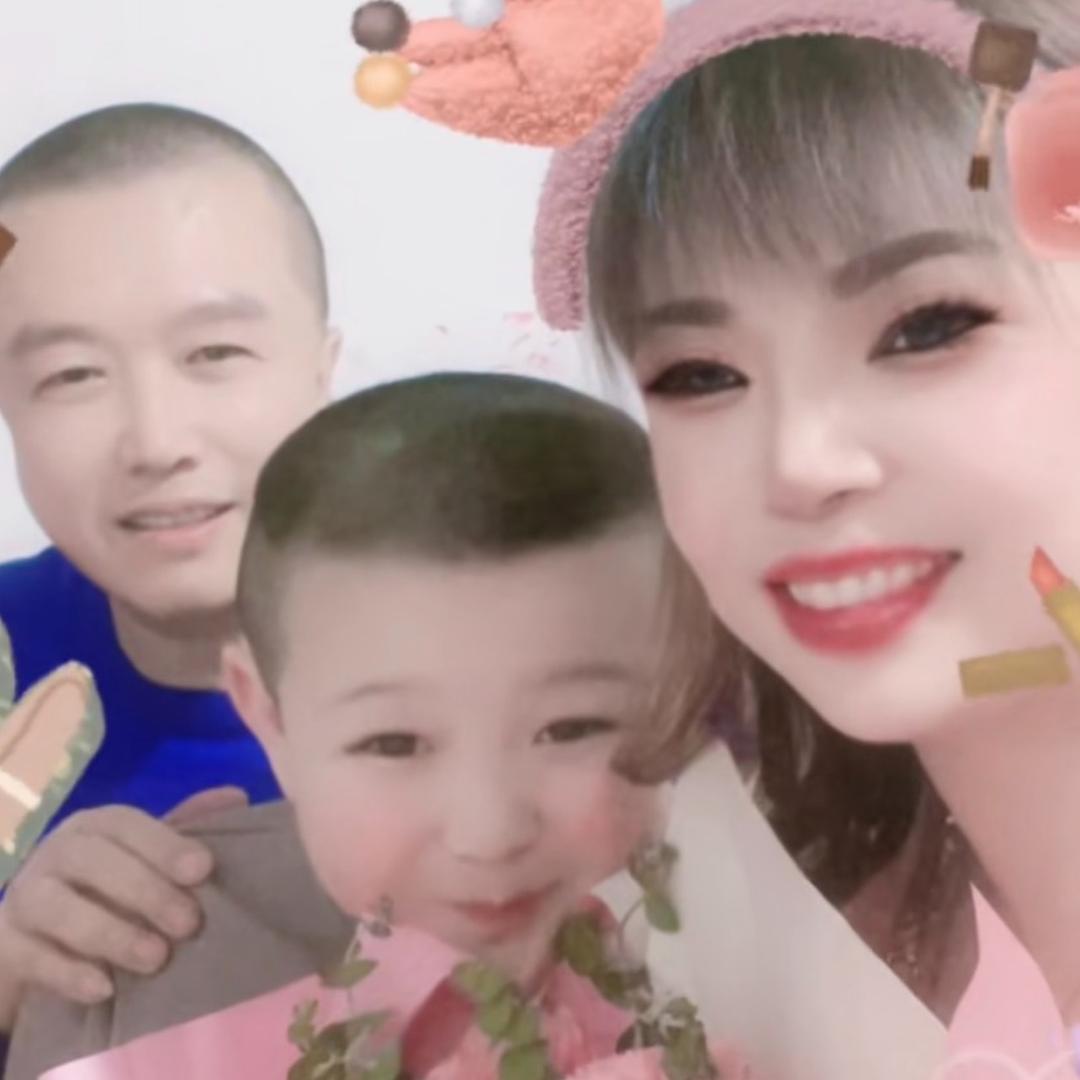 开心快乐的奶奶 😄