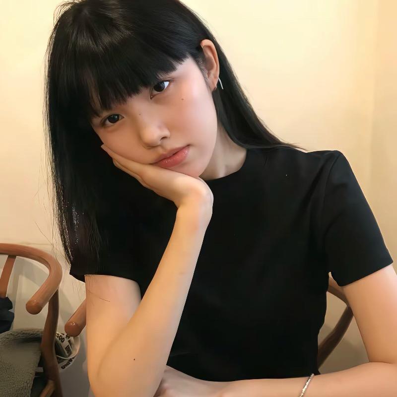 77😽