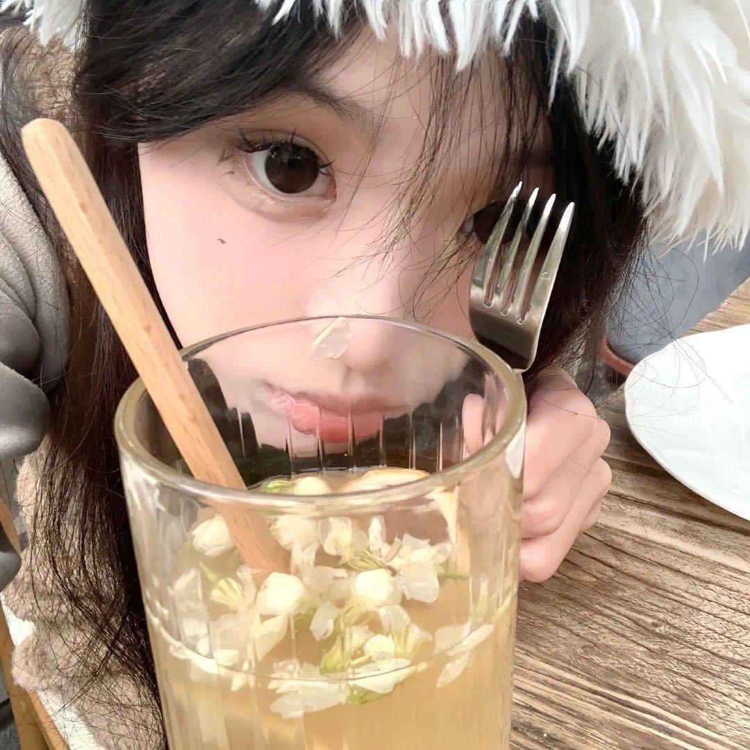 请叫我吃个鸭梨🍐