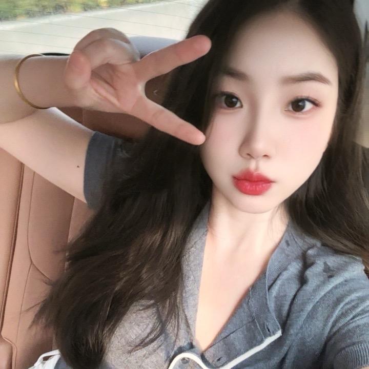 💋.