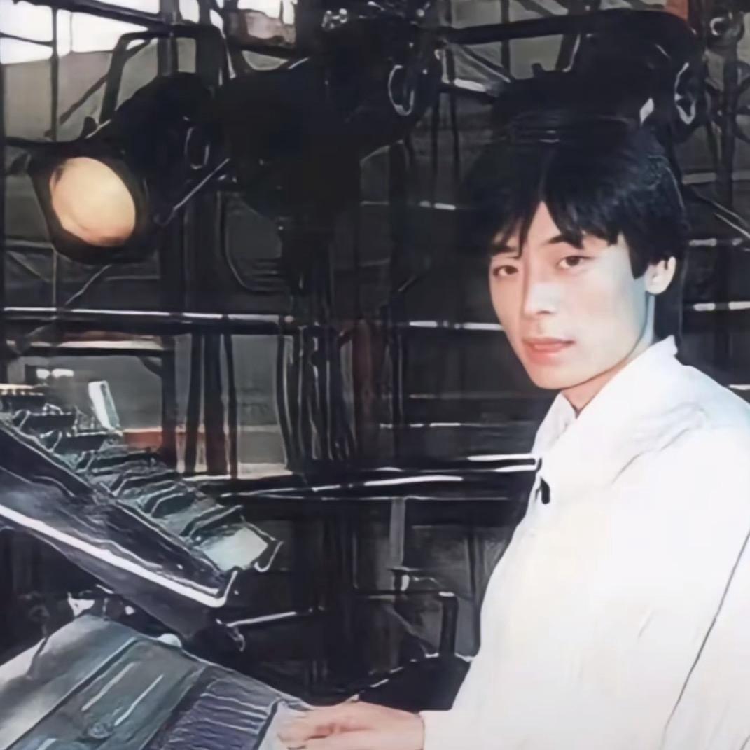 八旬富婆拒我豪门外二十年然后去卖鞋