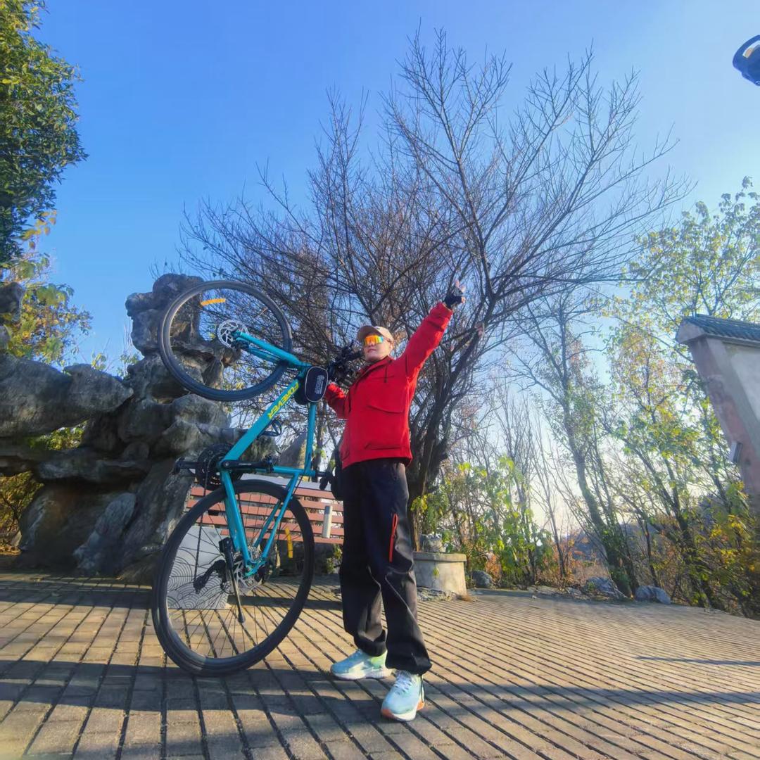 覹笑憾染唇桷白勺苦涩