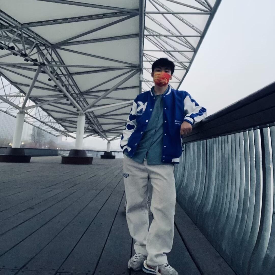 不会打拳的小岳
