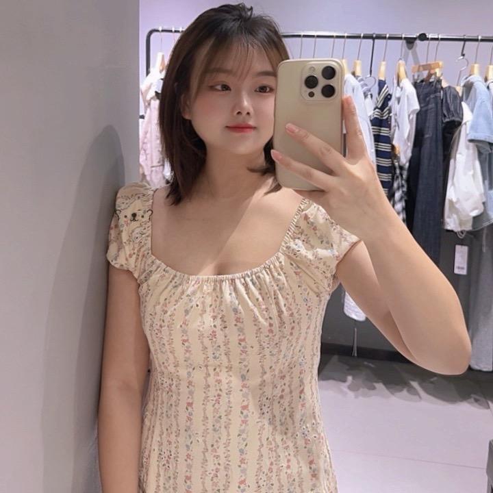 一只小松鼠🐿️