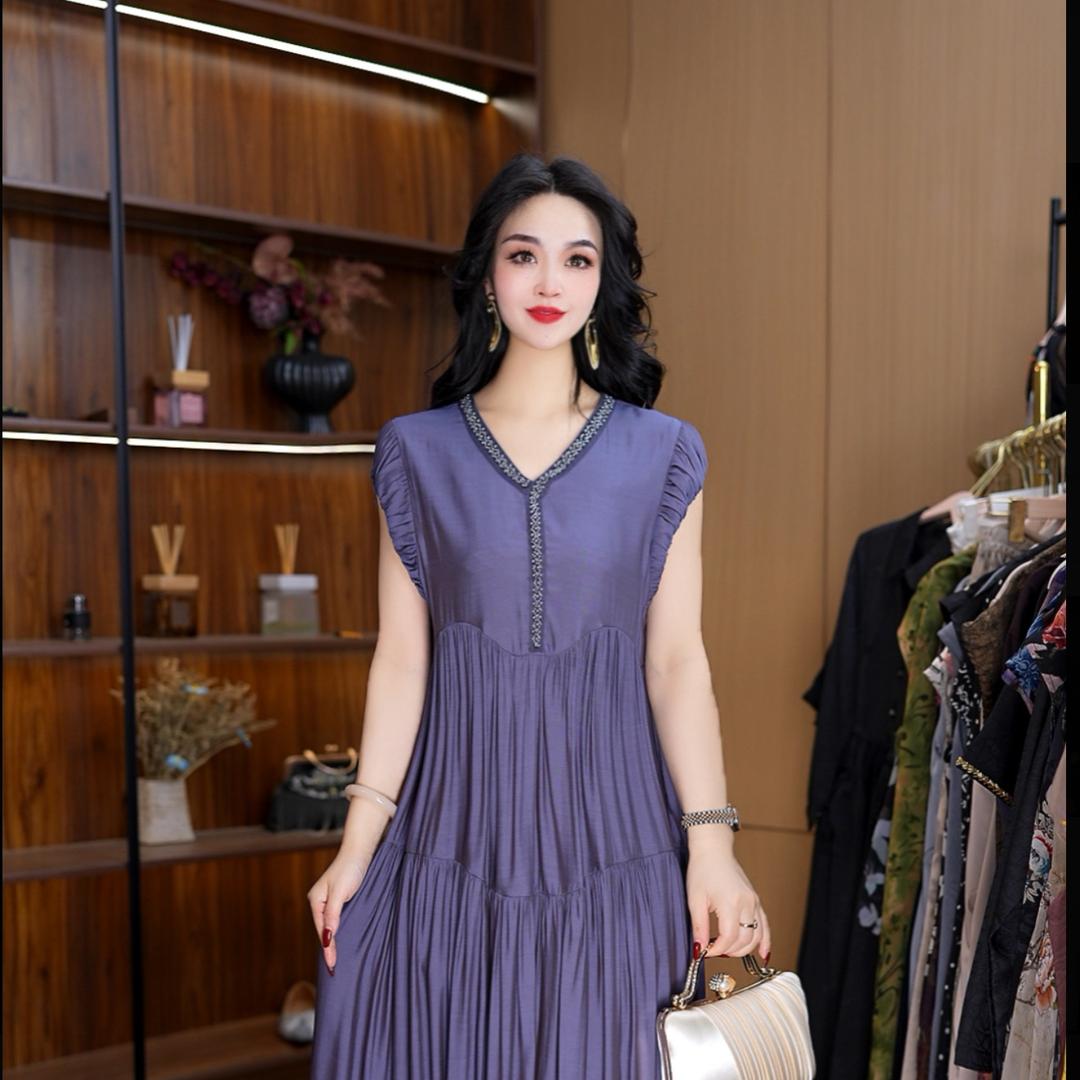 赫润服饰商行珍珠服饰女装