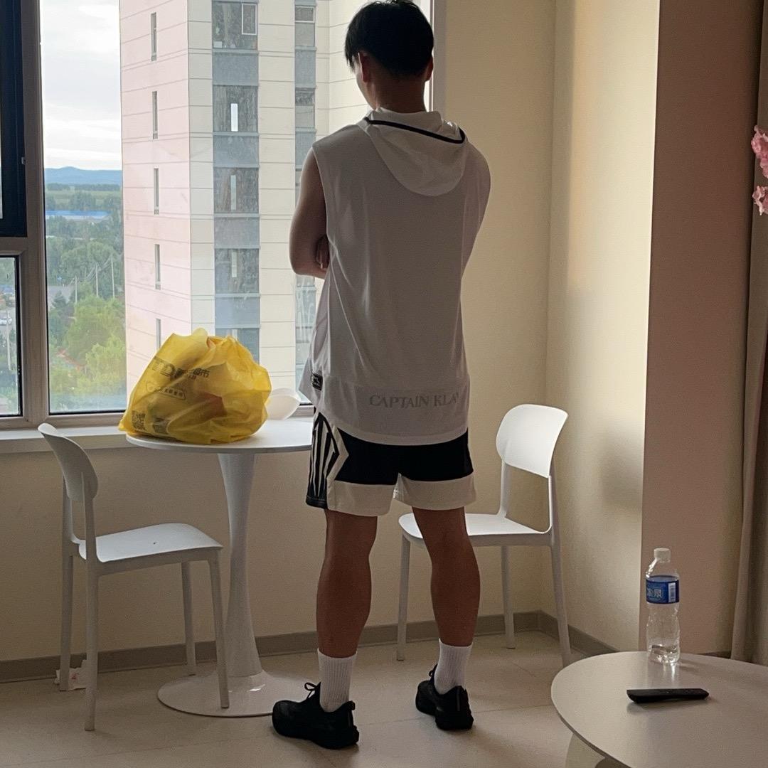 骑着蚂蚱去旅行