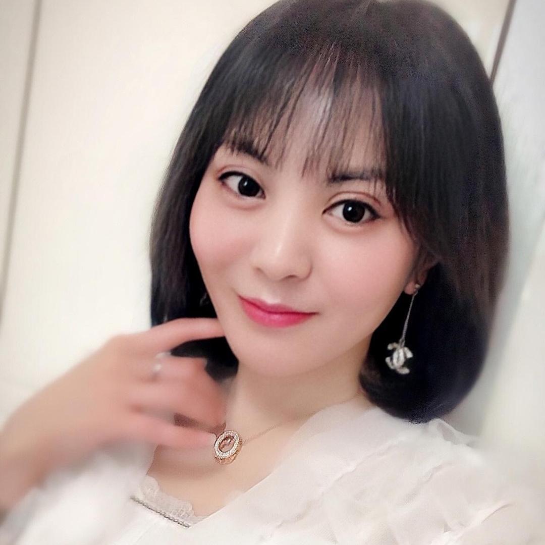 购物广场蔓歌女装