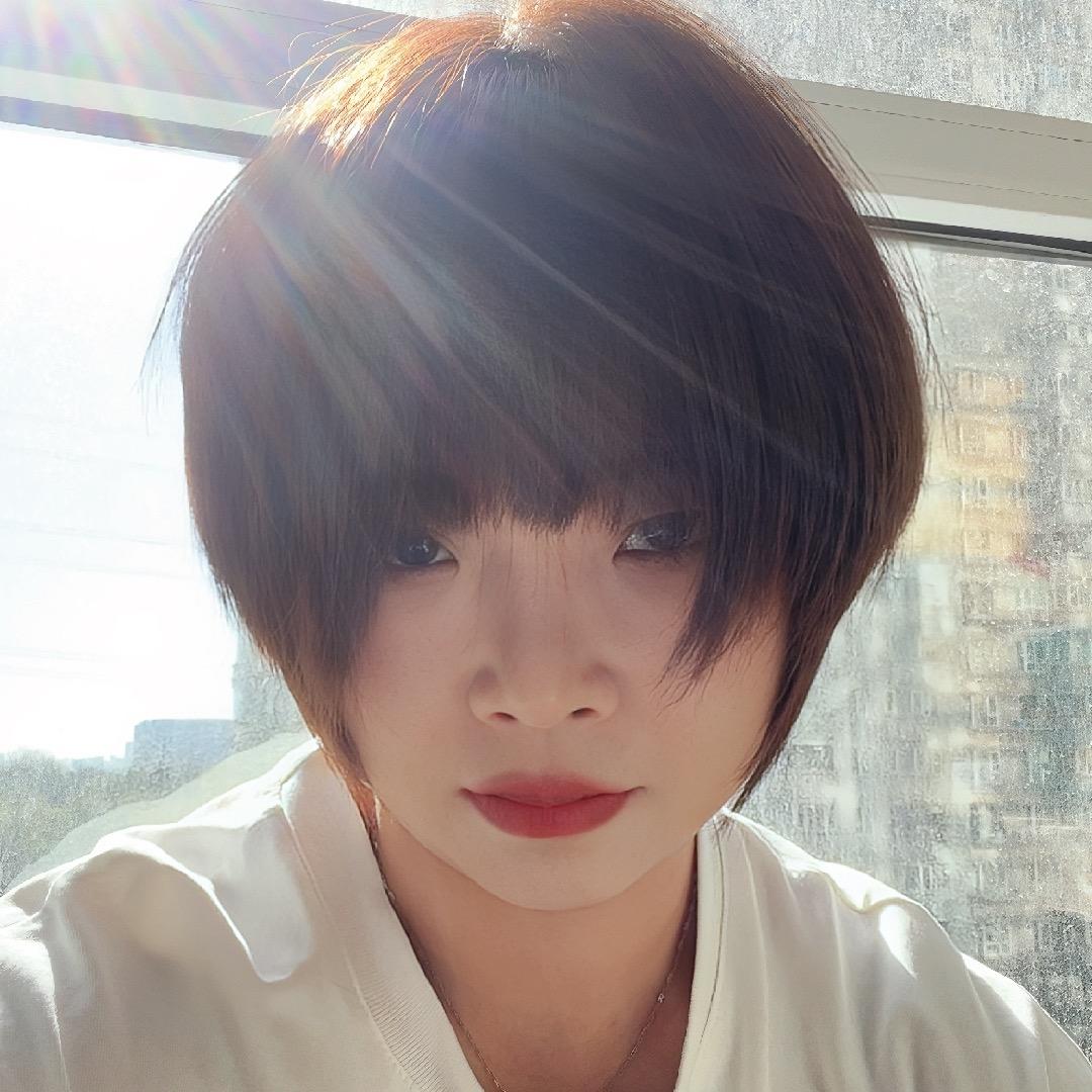 LiLi🧚🏻‍♀️