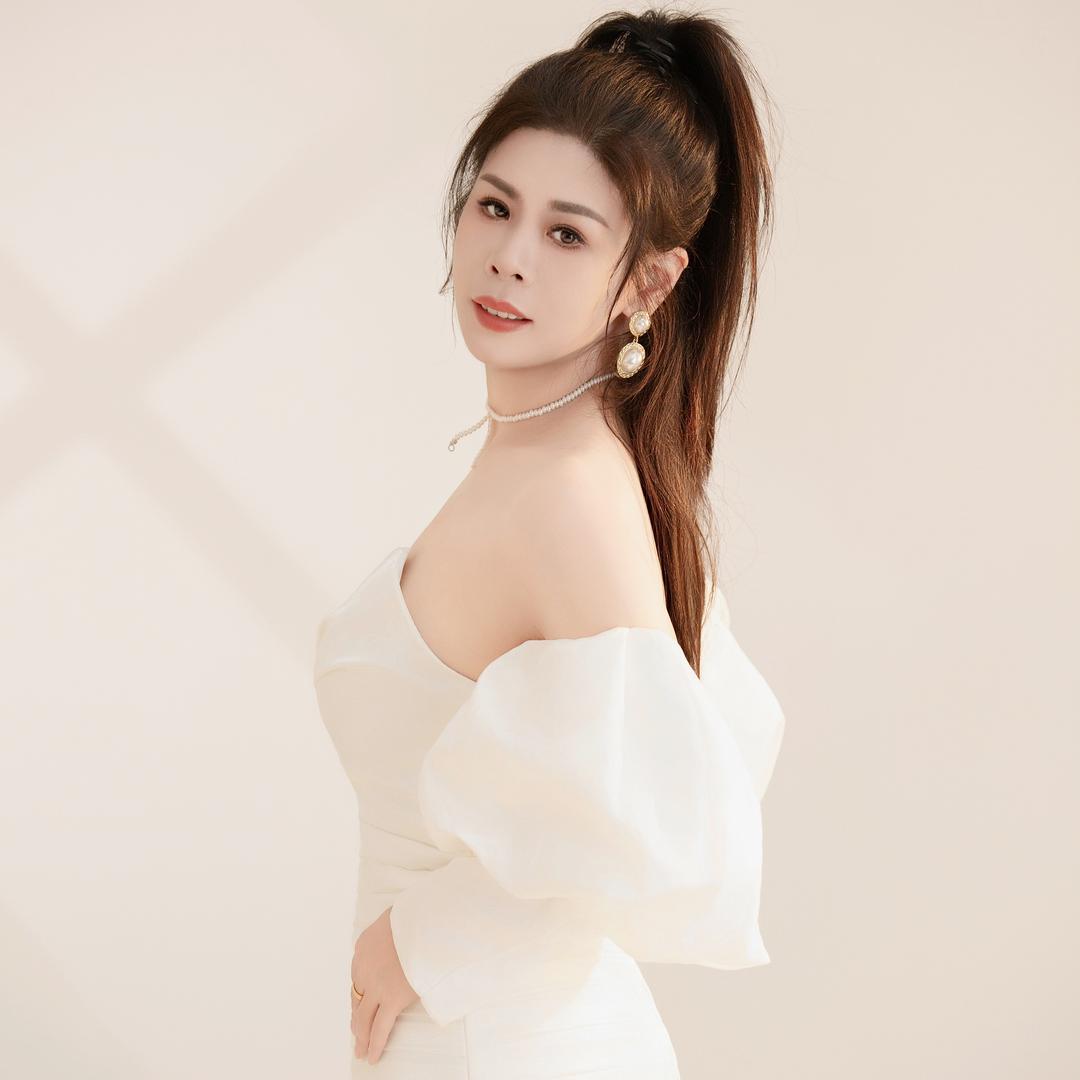 @周云