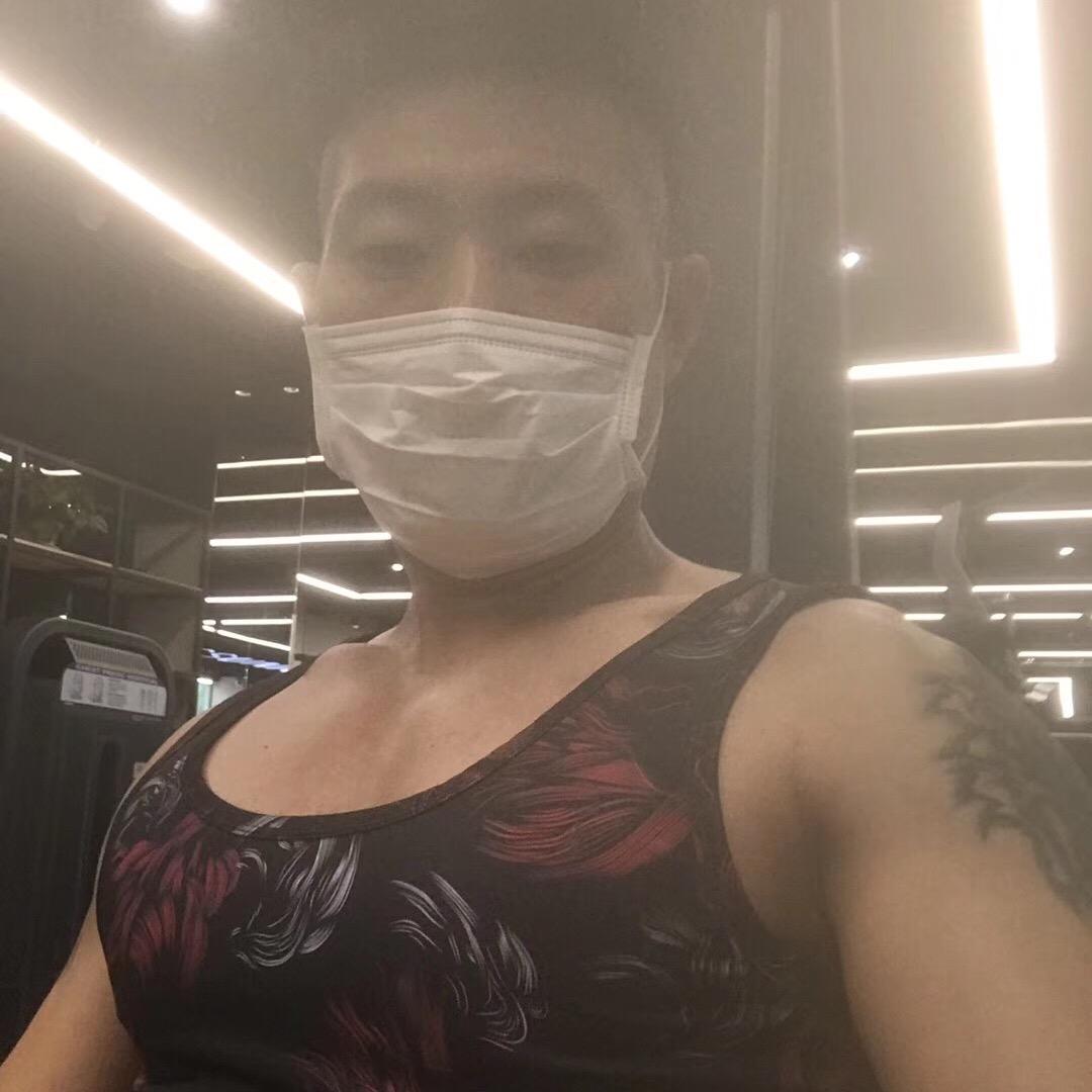 何府二少