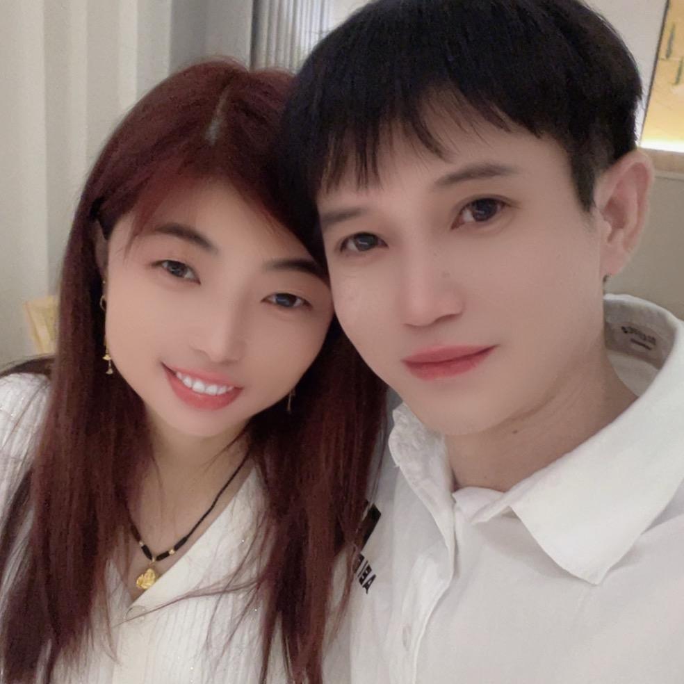 小杨哥ლ爱妻露露