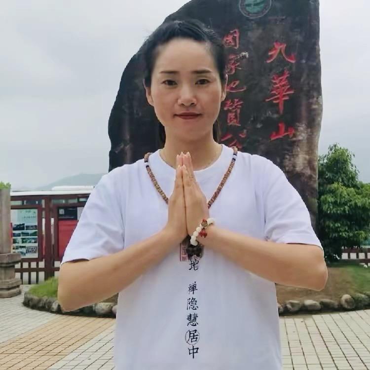 伍玥（安徽九华山金牌导游）