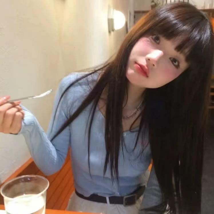 我现实三百斤/.
