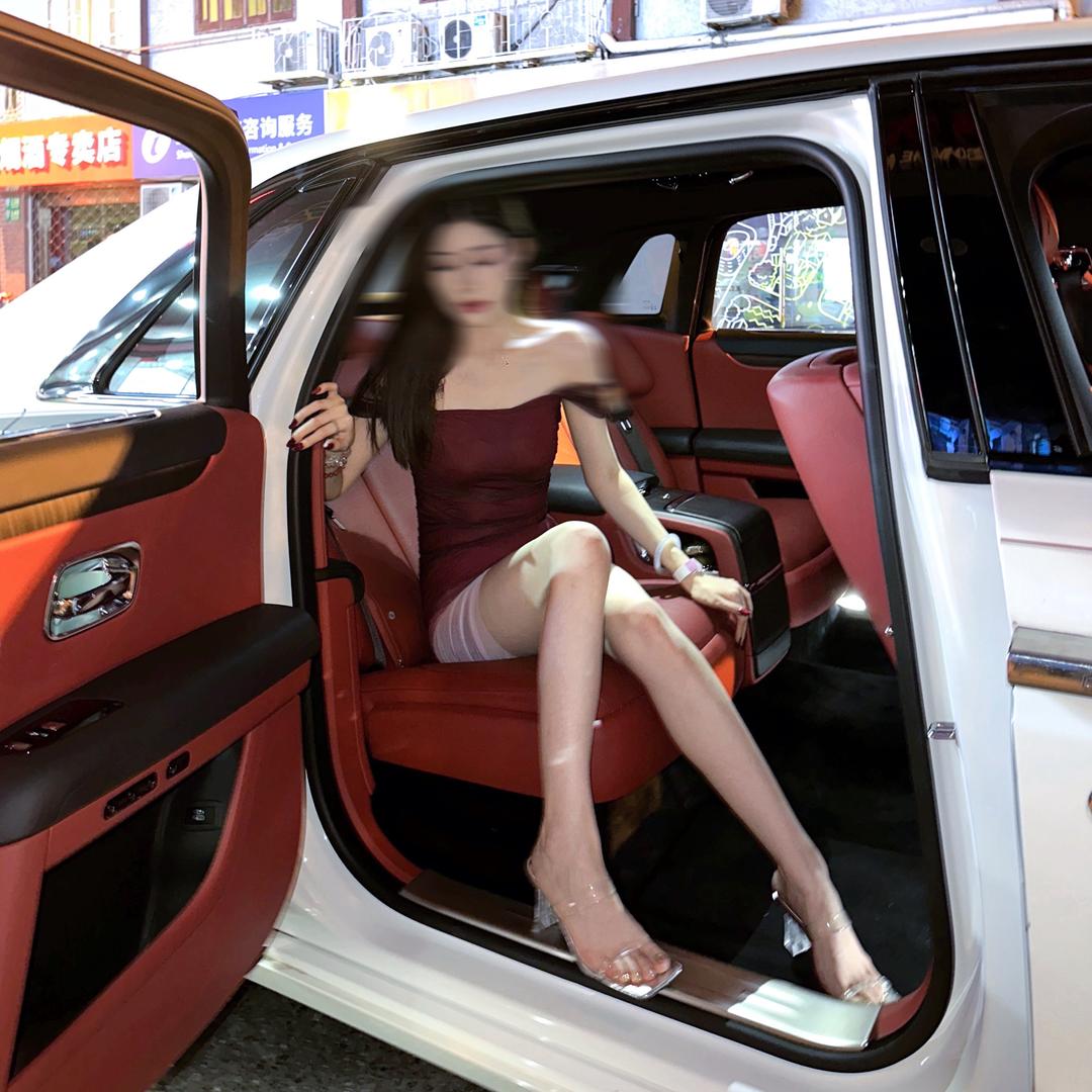 冷艳少妇的诱惑