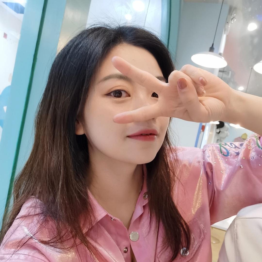 小鱼爱零食