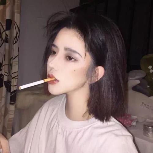 : “༺༃终究༒是梦༃