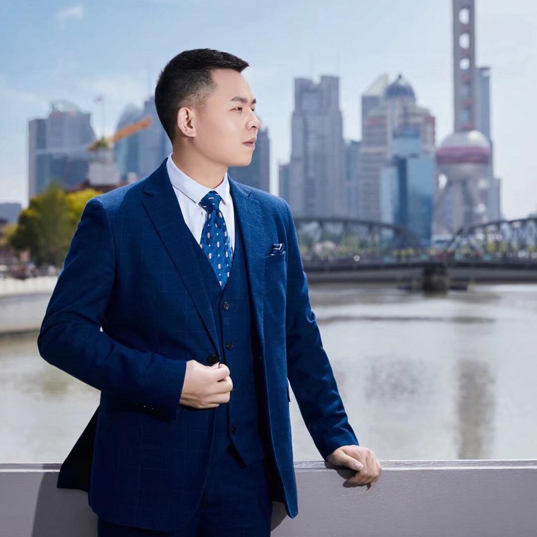 地摊经纪人余先生鞋
