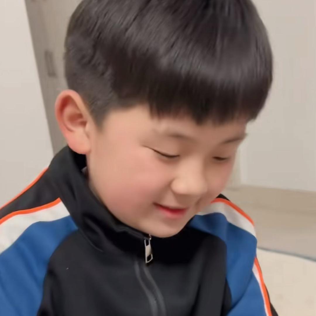 爱尬舞的豆豆