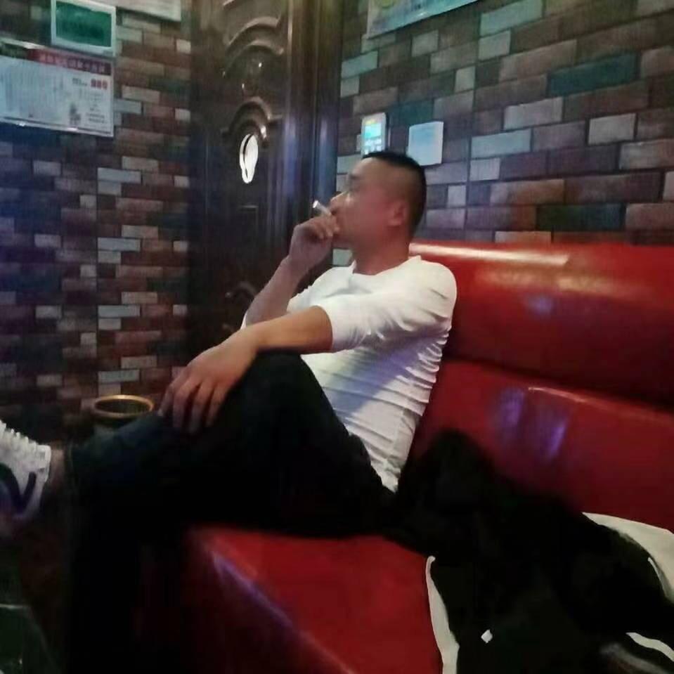 闭眼听风