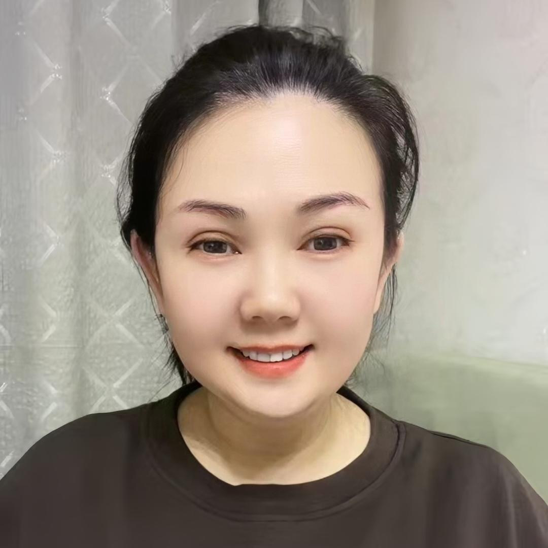 小辉姐吖
