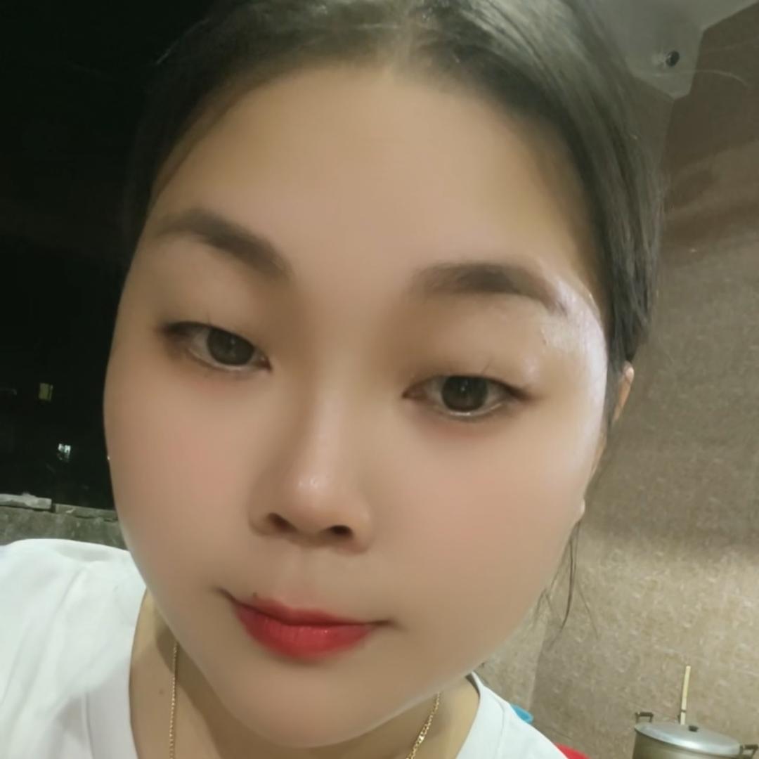 阳光灿烂。