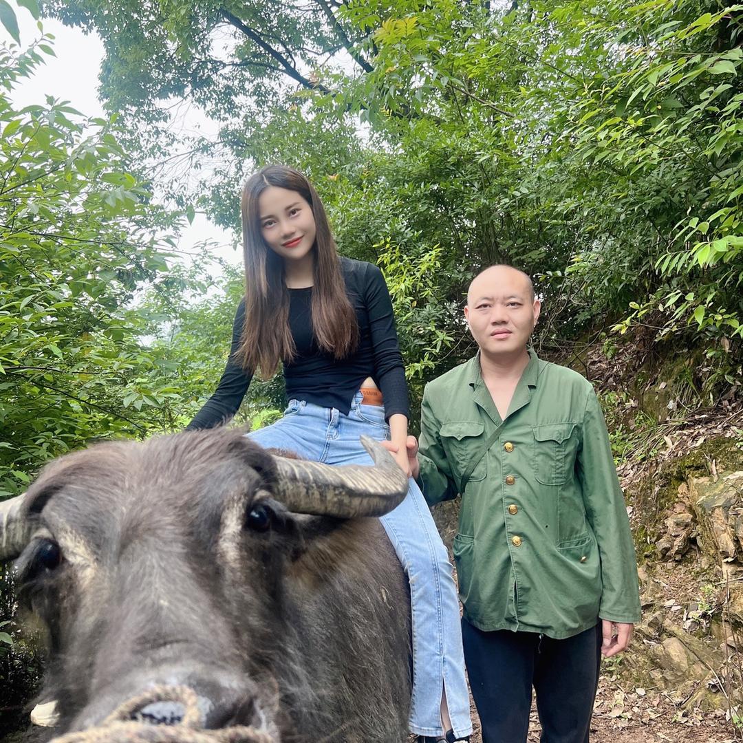 姚哥的小颜妹