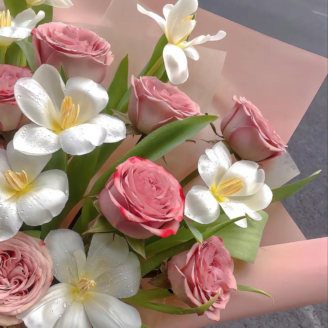 🌈🌈敷着面膜吃辣条😼🌈