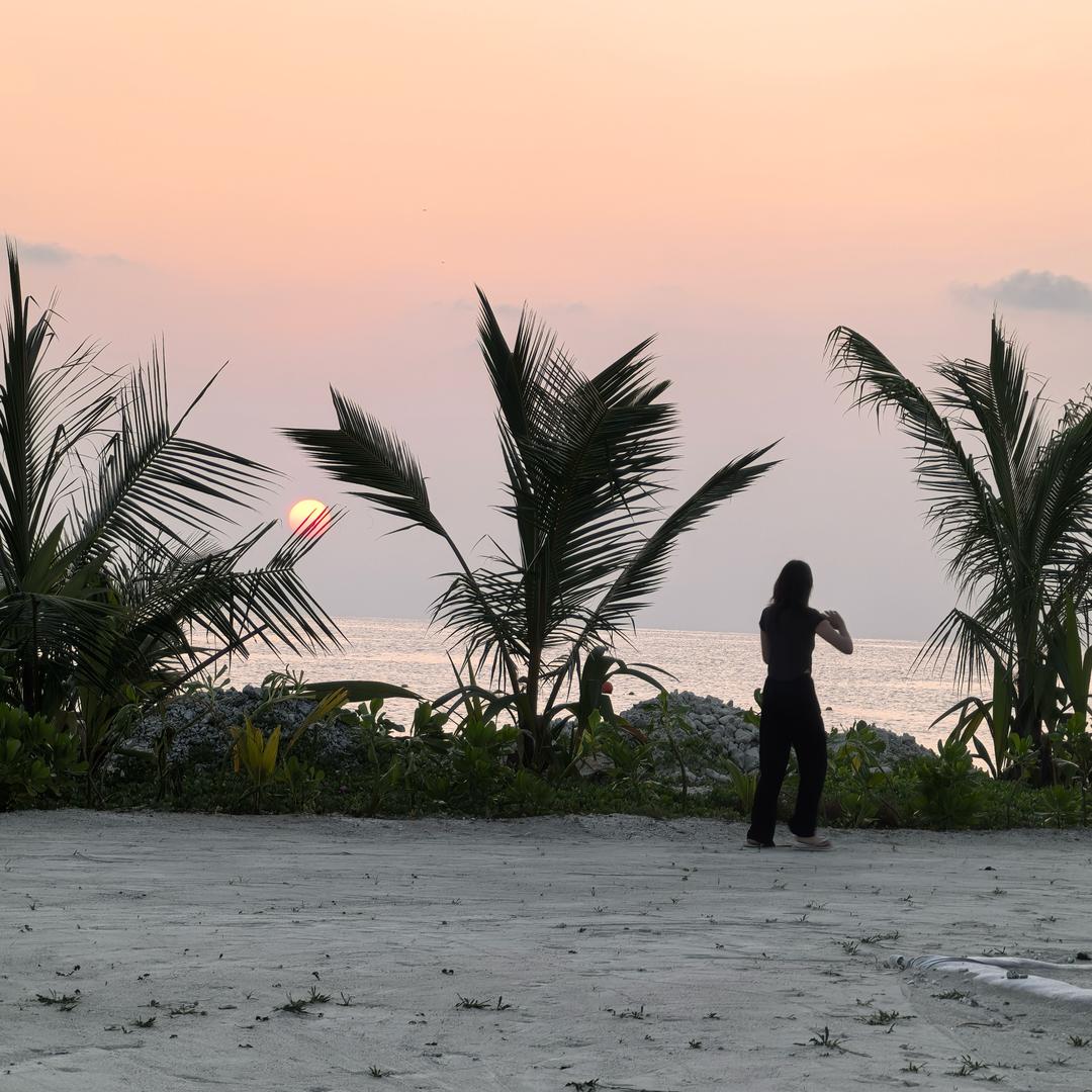 (⃔ ๑⃙⃘•꒨•๑⃙⃘ )⃕↝