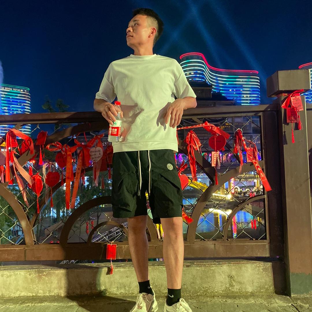 杨凌