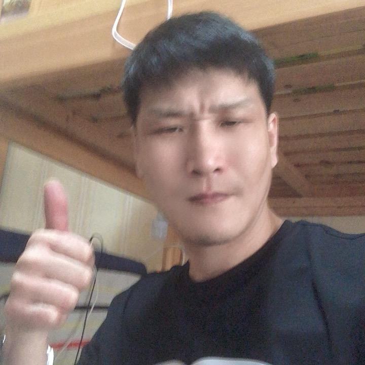 小哥哥🎤@军@