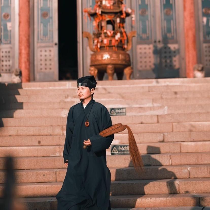 阳居子