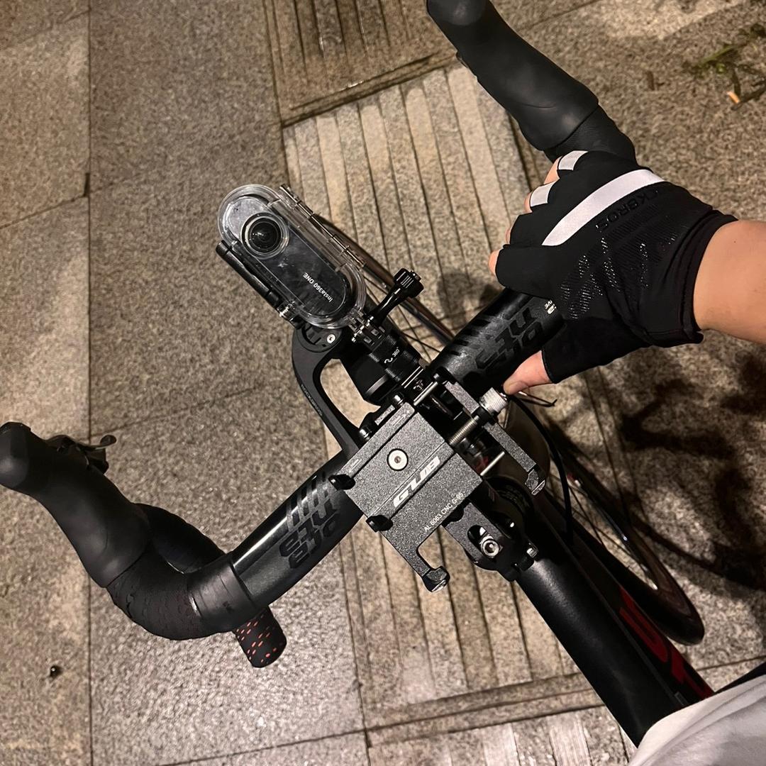 黄豆在骑车🚵🏻‍♂️菜鸟求关注