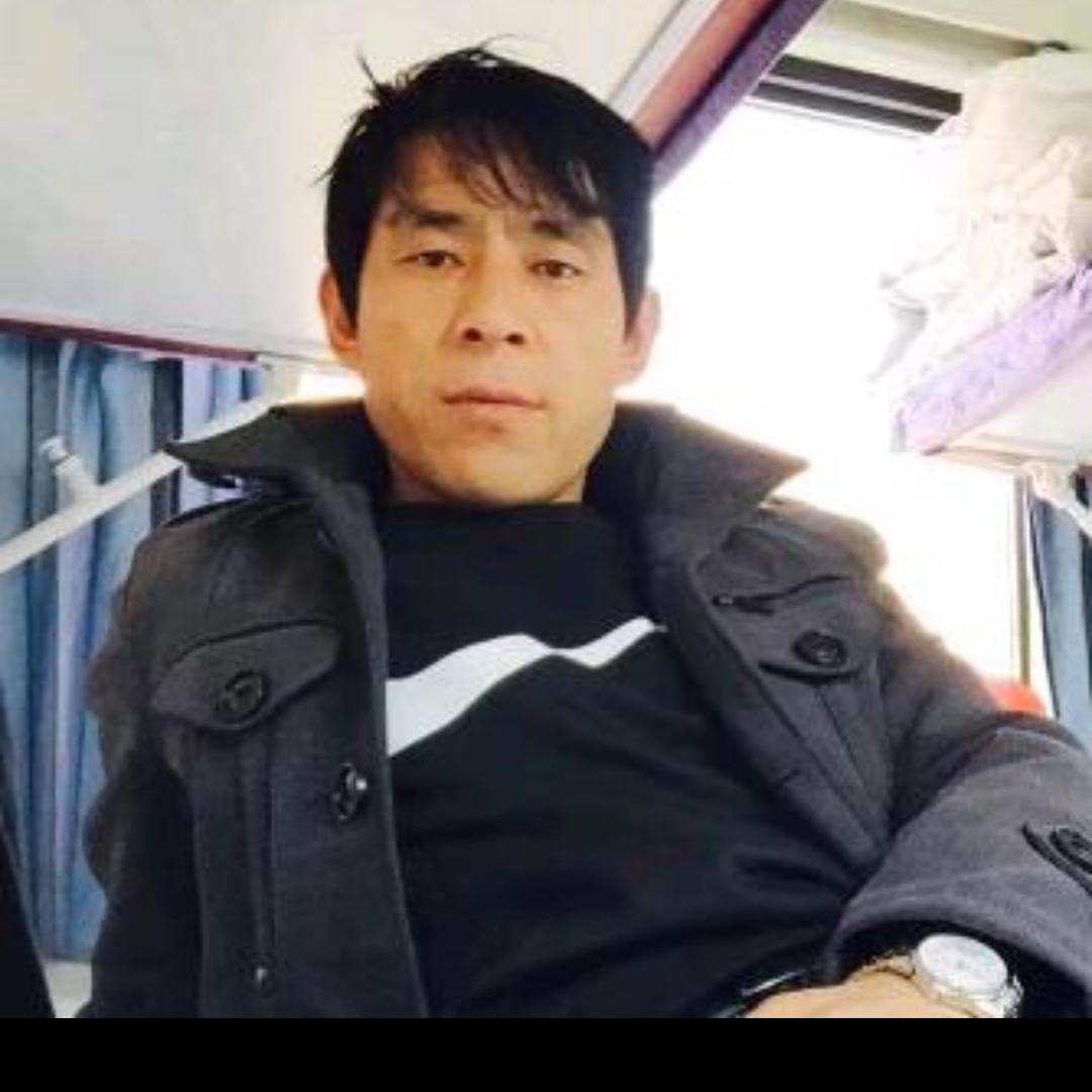 罗静