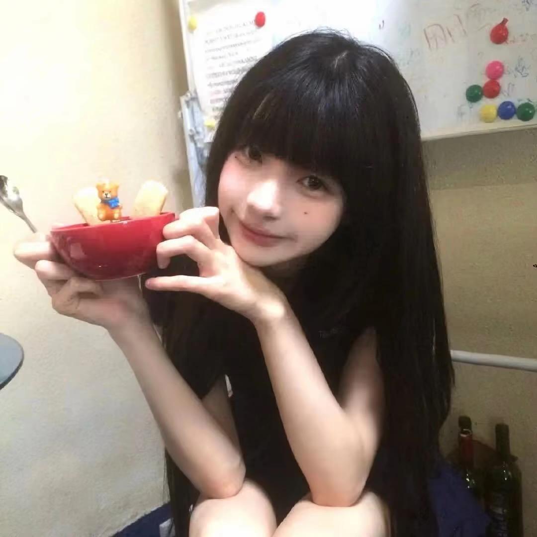 岳莎.
