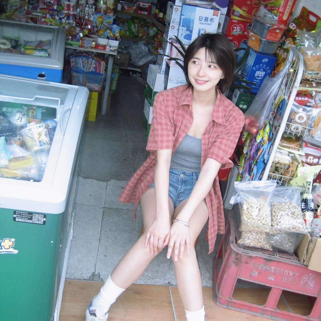 平凡人间编辑部