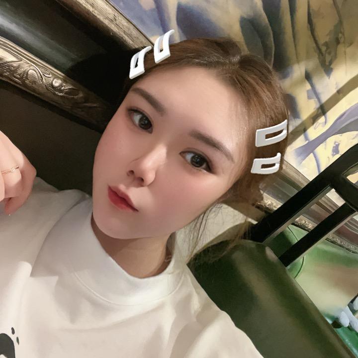 小李睡醒了🥱