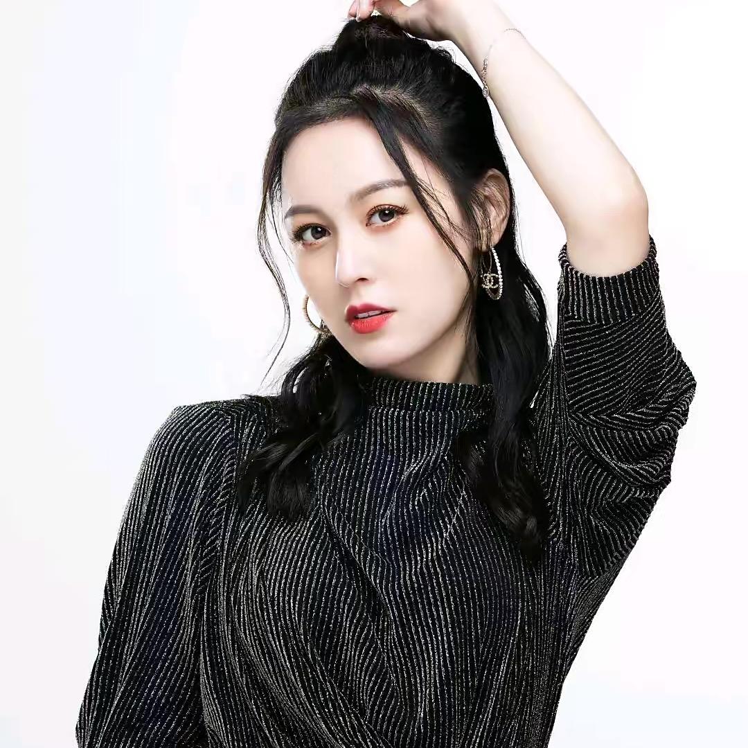 爱跳舞的小女孩