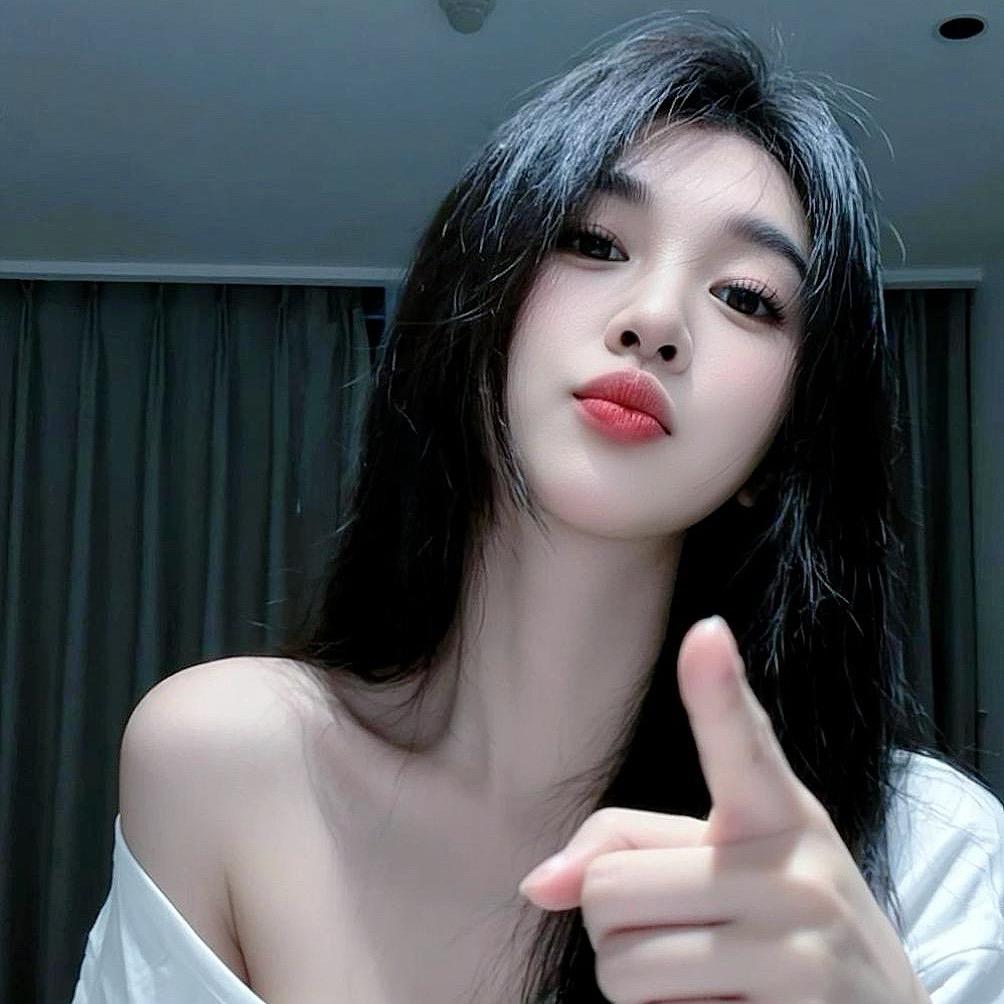 前凸后不翘😁