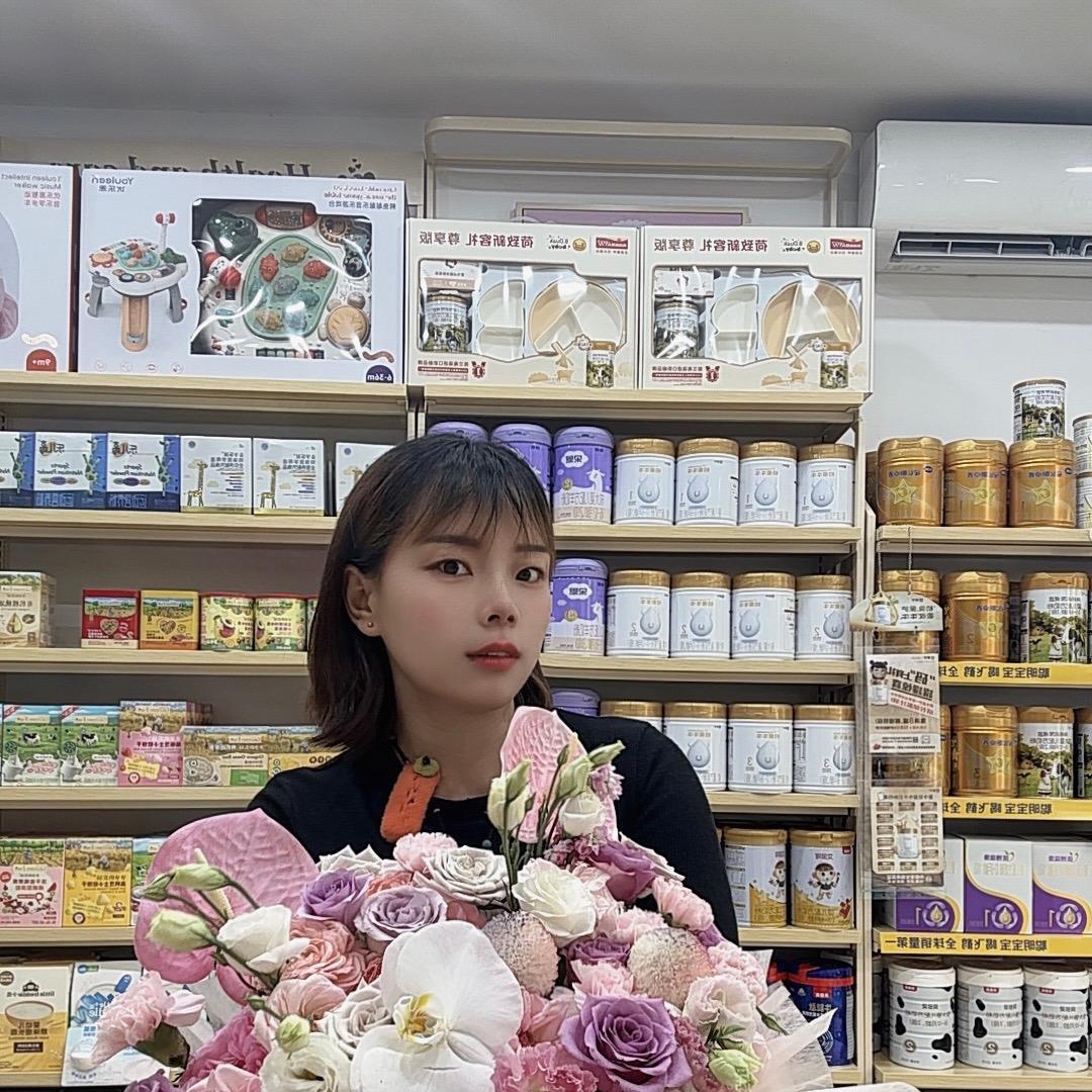 阿莉（宝贝与我母婴生活馆）