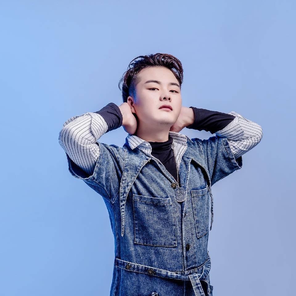 莒县禾里发型私人订制