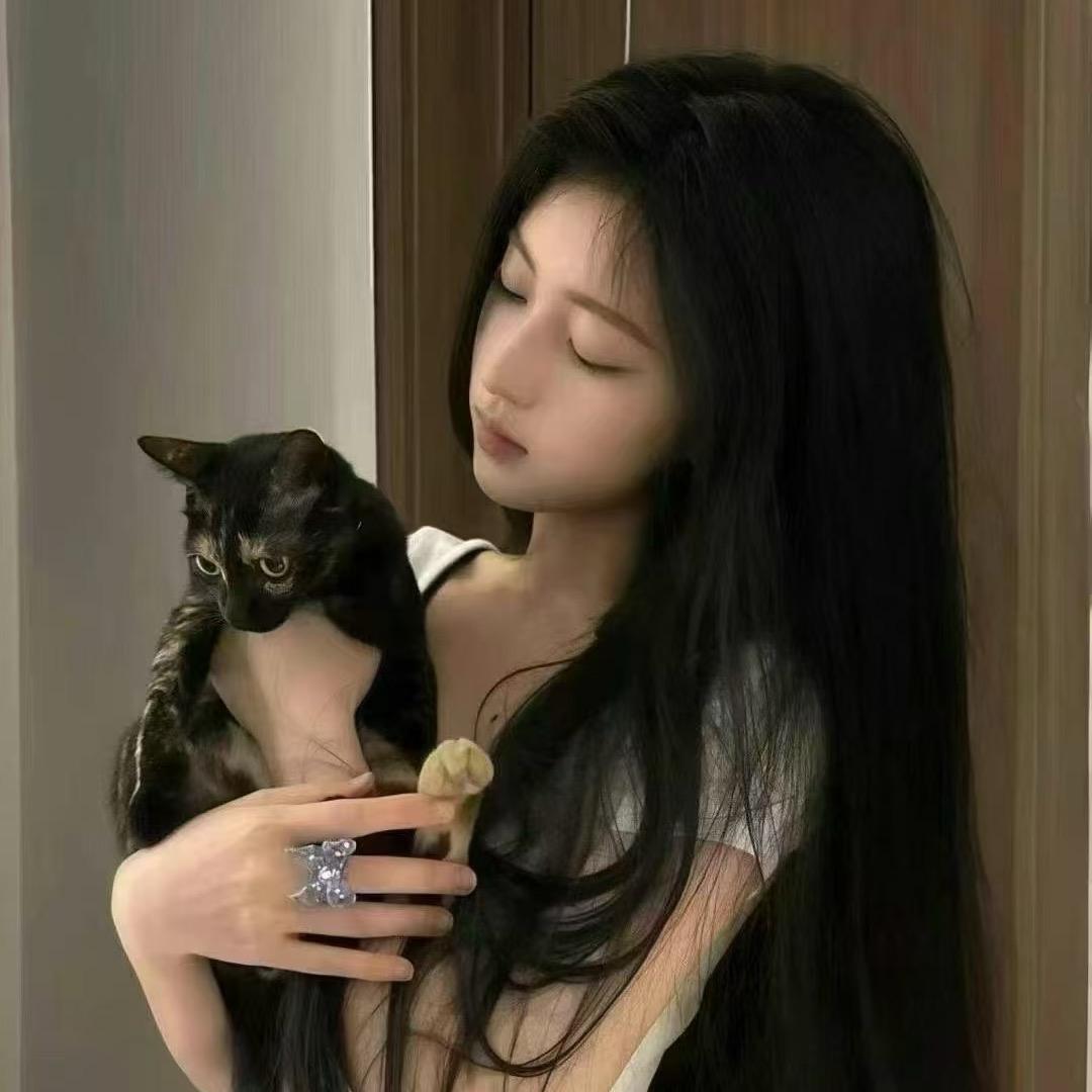 腼腆小美
