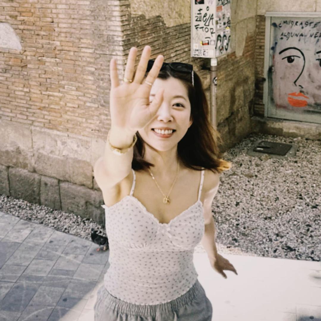美眉站起来