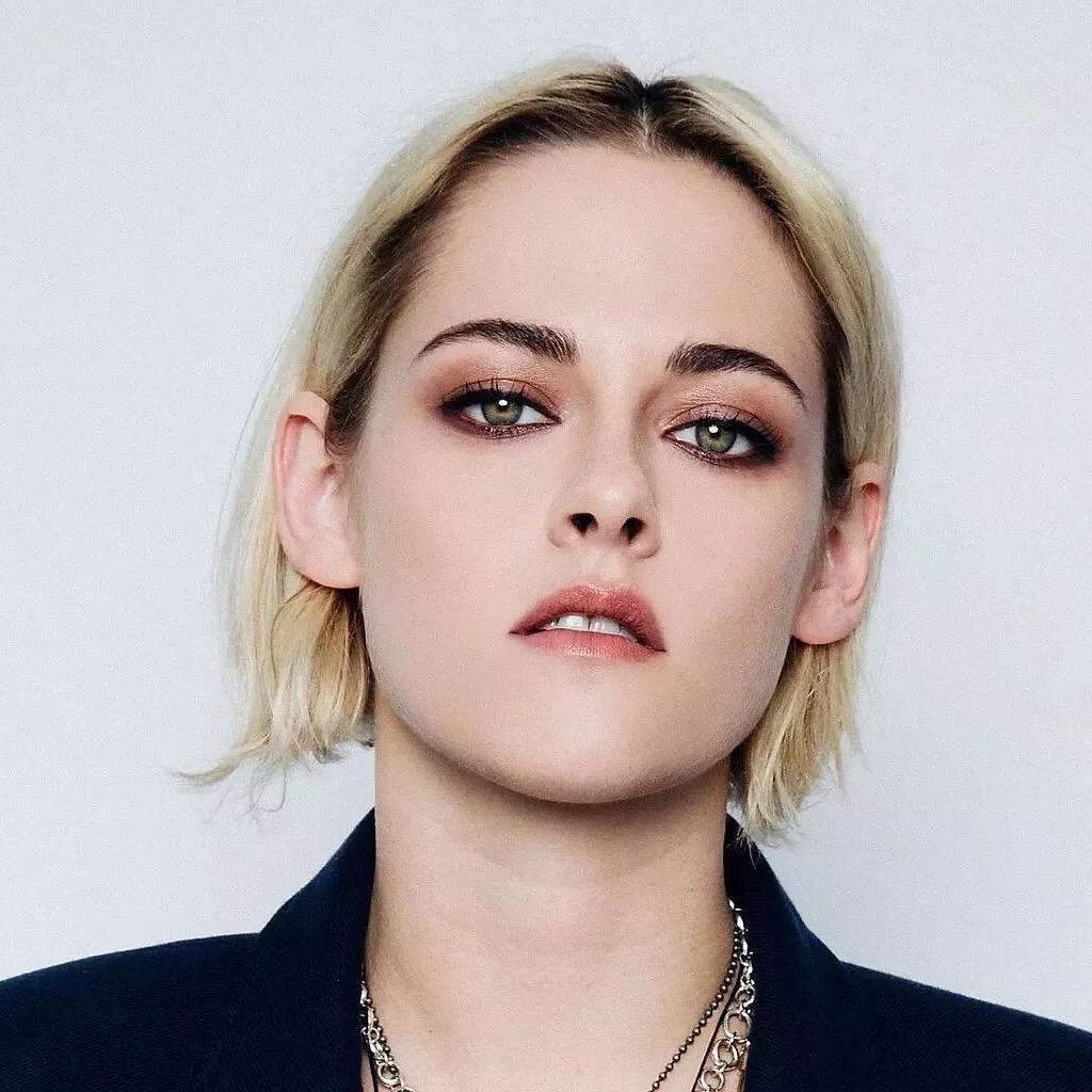 一枚卖房子的小姐姐