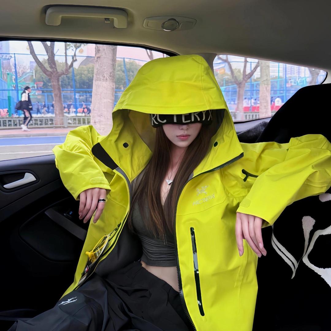 倪雅鞋服
